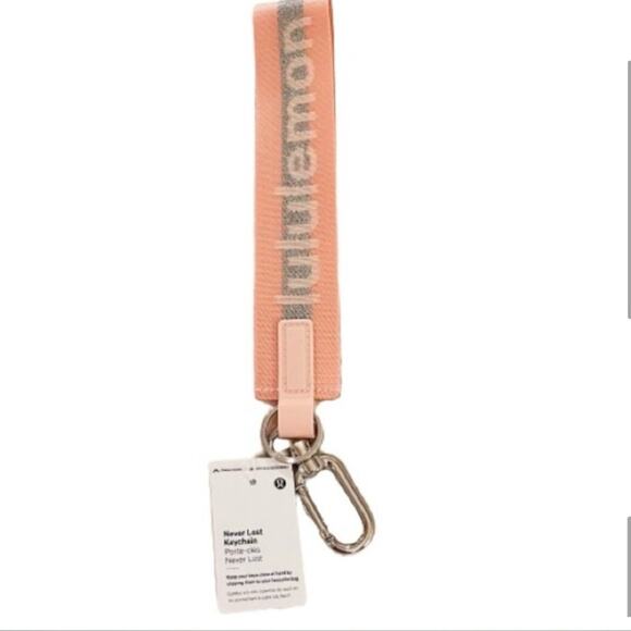 NWT Lululemon Never Lost Keychain Pink Mist/‎ Silver - Picture 3 of 6